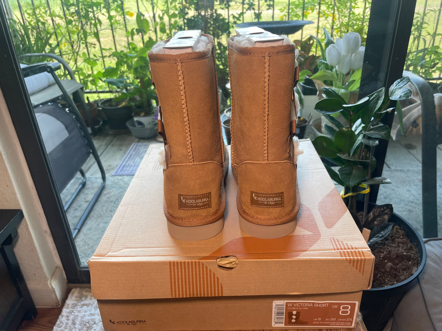 UGG Victoria W Sz 8