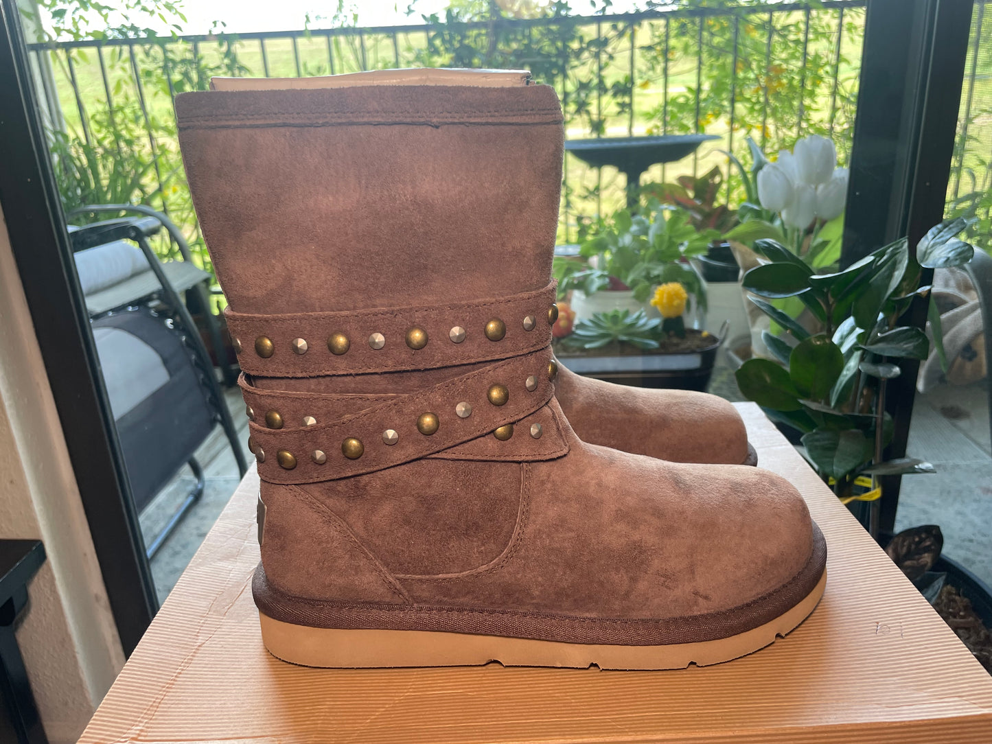 * UGG Clovis W Sz 7