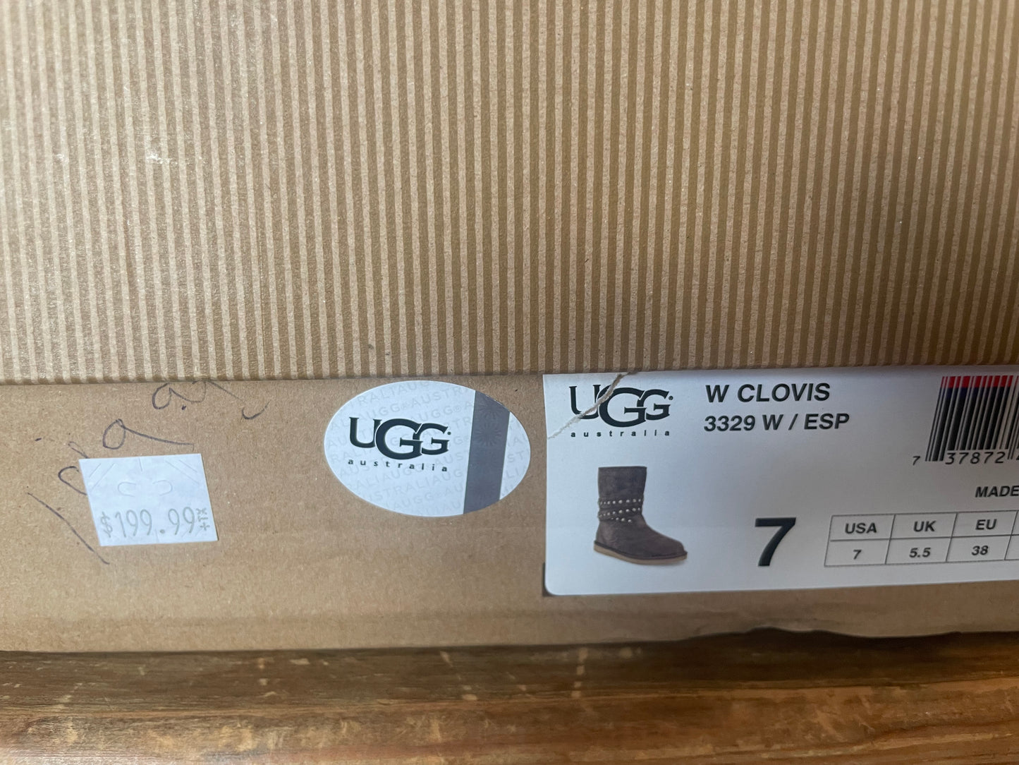 * UGG Clovis W Sz 7