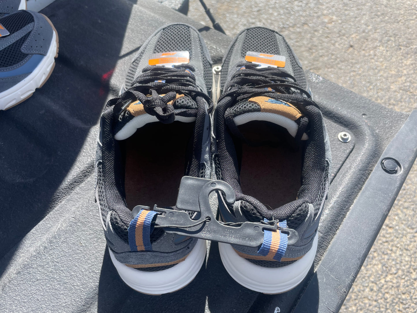 * Avia 5000 Blk Brn Blue Sz 11.5