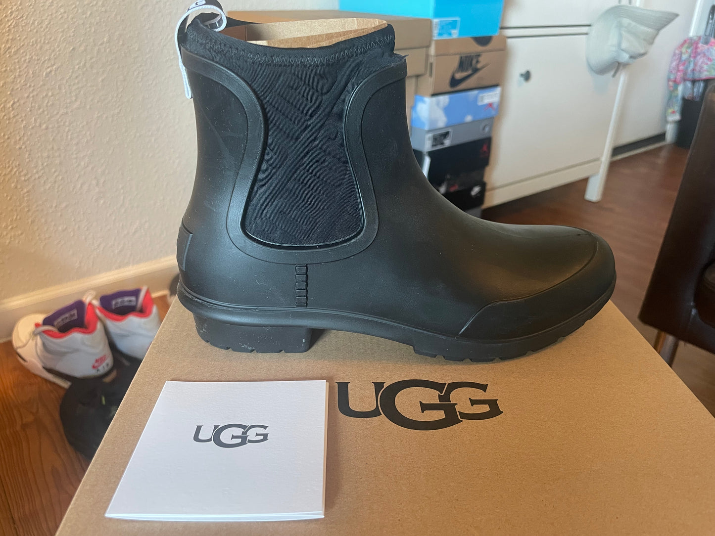 * UGG Chevonne W Sz 7