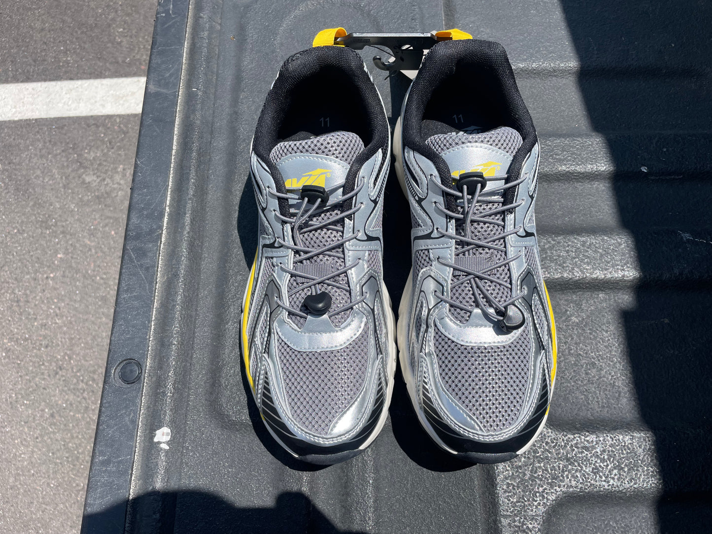 * Avia Bungie’s M Sz 10.5, 11