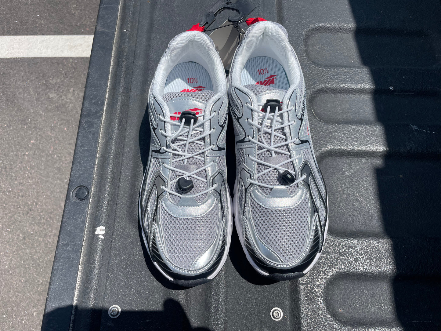 * Avia Bungie’s M Sz 10.5, 12