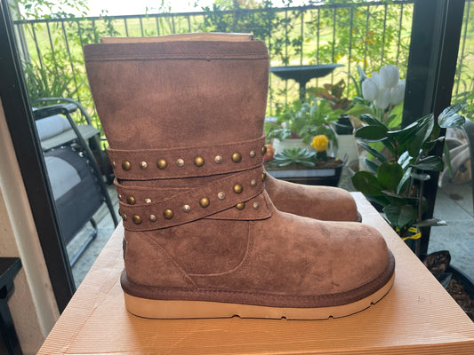* UGG Clovis W Sz 7