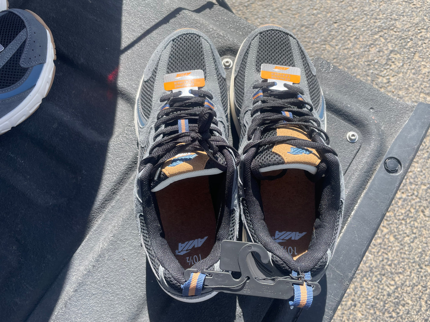 * Avia 5000 Blk Brn Blue Sz 11.5