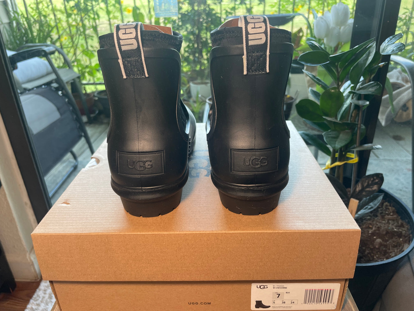 * UGG Chevonne W Sz 7
