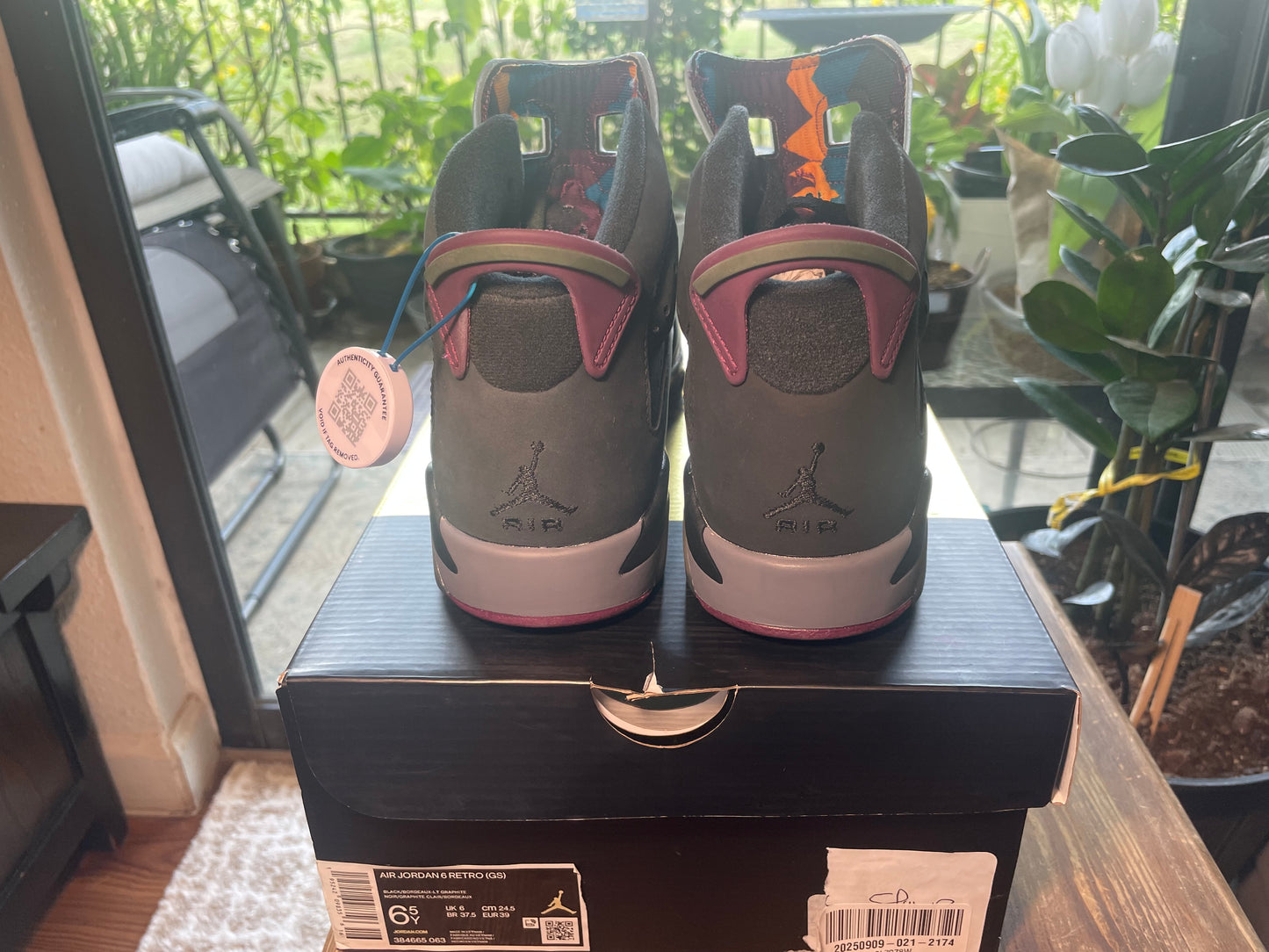 * Air Jordan 6 Bordeaux Sz 6Y