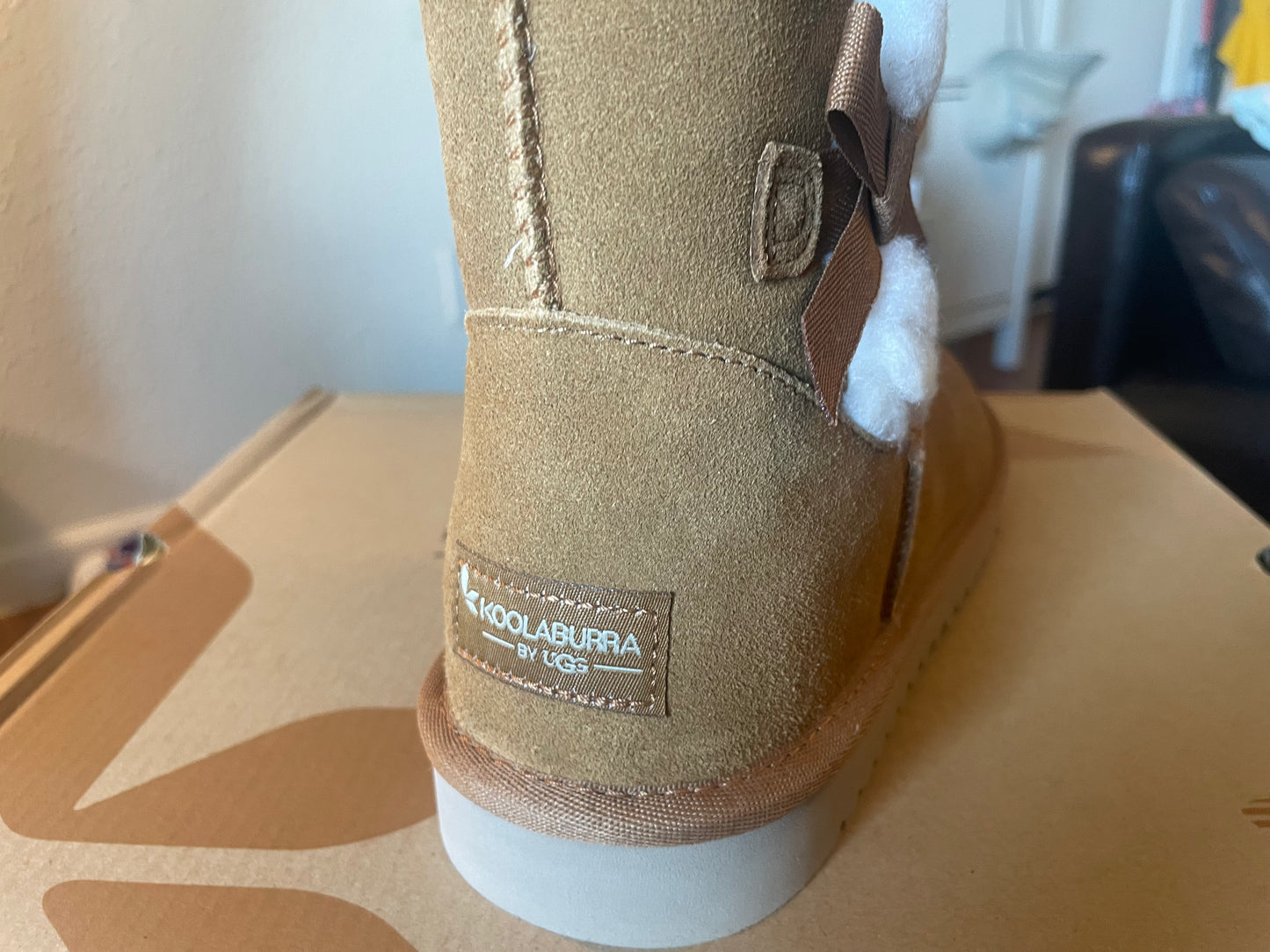 * UGG Victoria W Sz 8