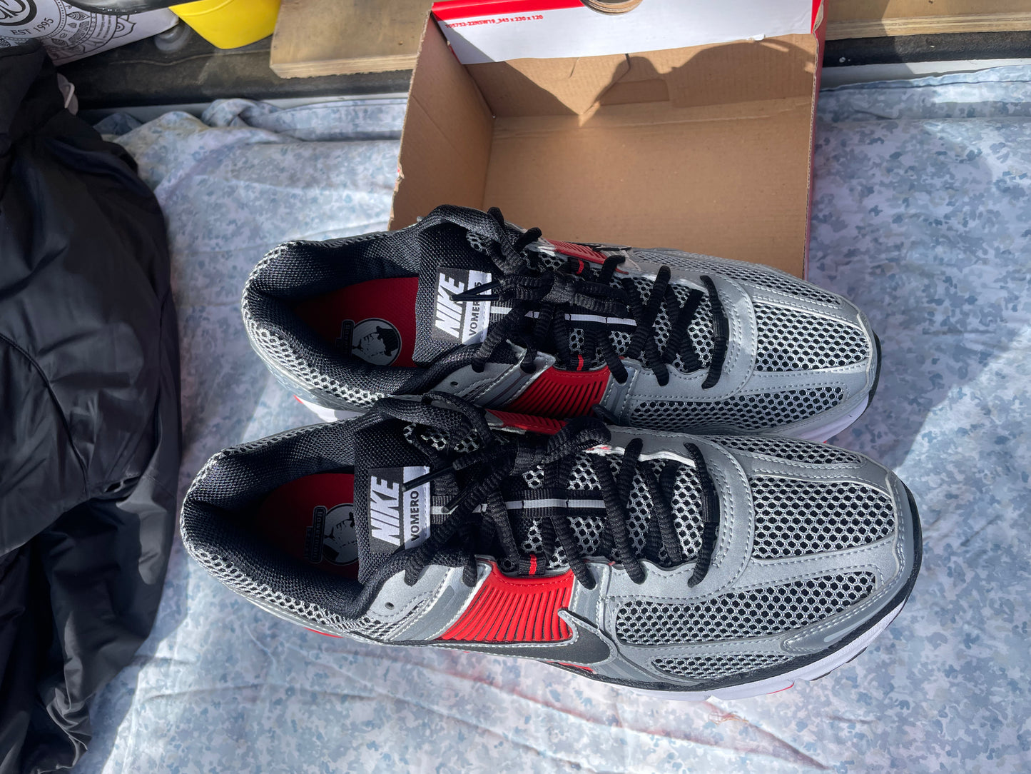 * Nike Vomero 5 Sz 11